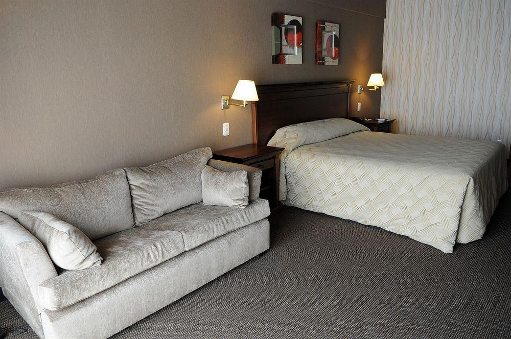Howard Johnson Pilar Resort Spa & Convention Center Екстериор снимка
