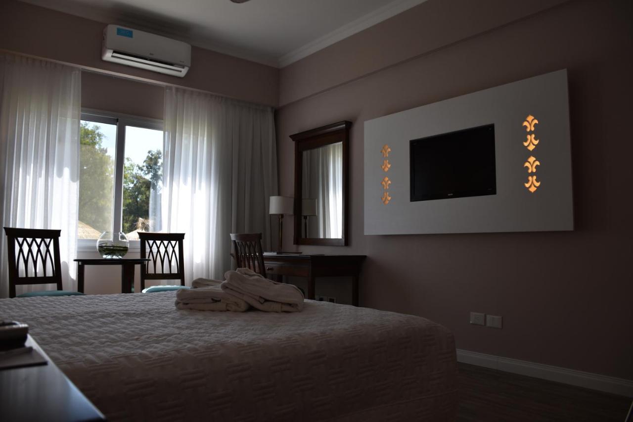 Howard Johnson Pilar Resort Spa & Convention Center Екстериор снимка