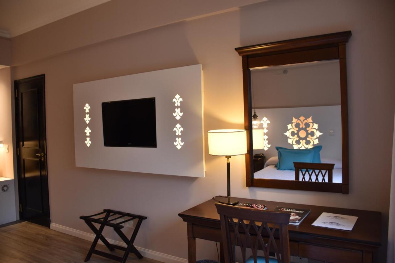 Howard Johnson Pilar Resort Spa & Convention Center Екстериор снимка