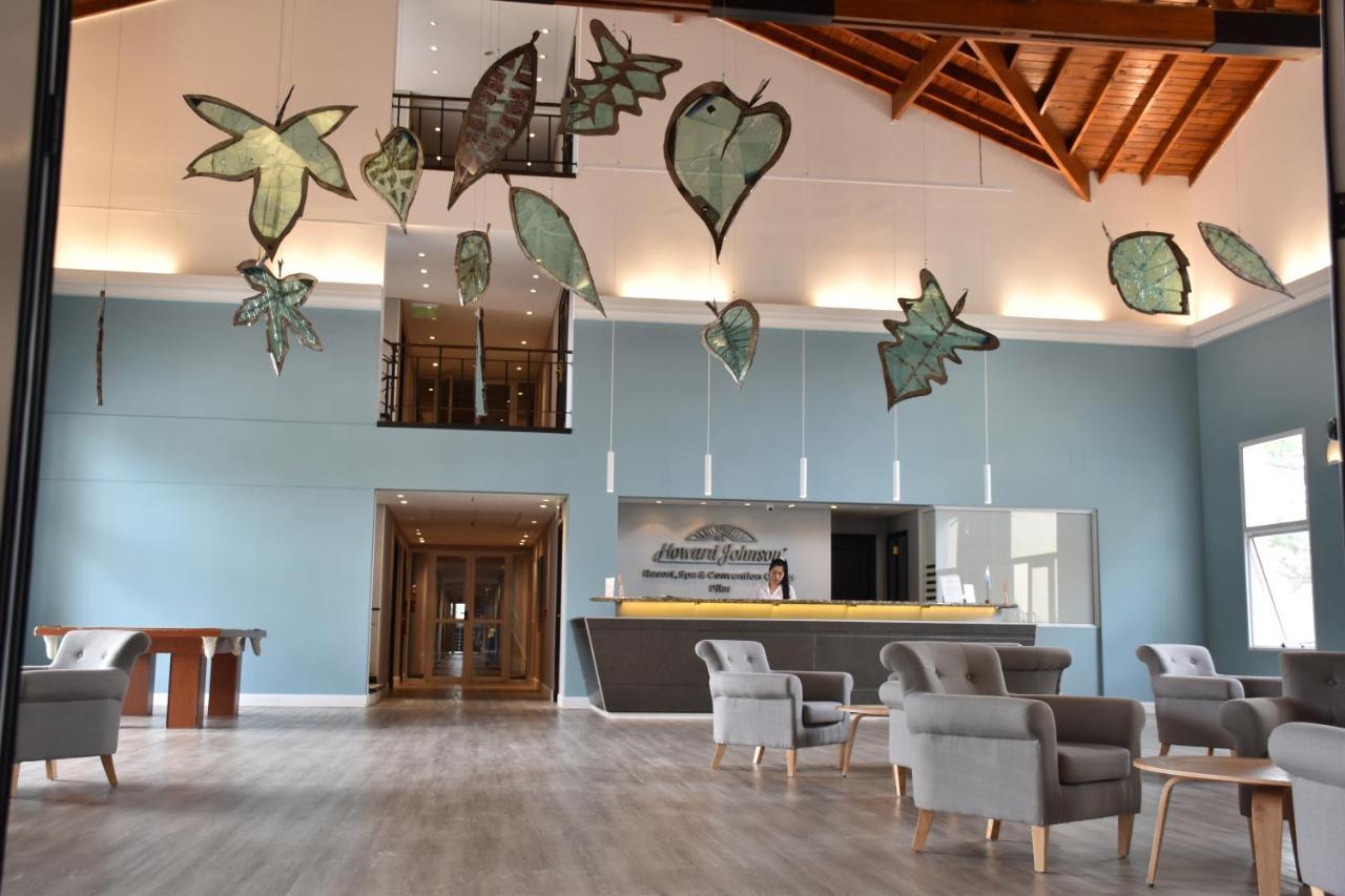 Howard Johnson Pilar Resort Spa & Convention Center Екстериор снимка